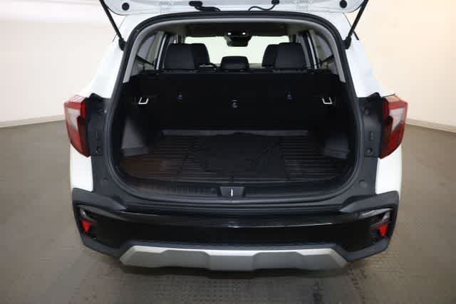 Thumbnail: 2024 Kia Seltos - 32