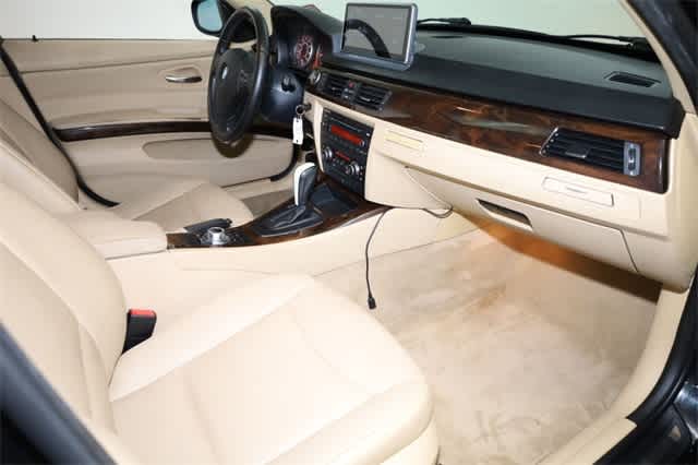 Thumbnail: 2011 BMW 3 Series - 19