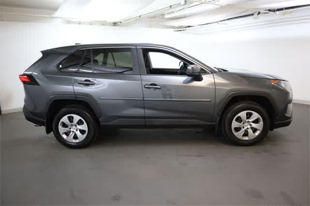 Thumbnail: 2022 Toyota RAV4 - 9
