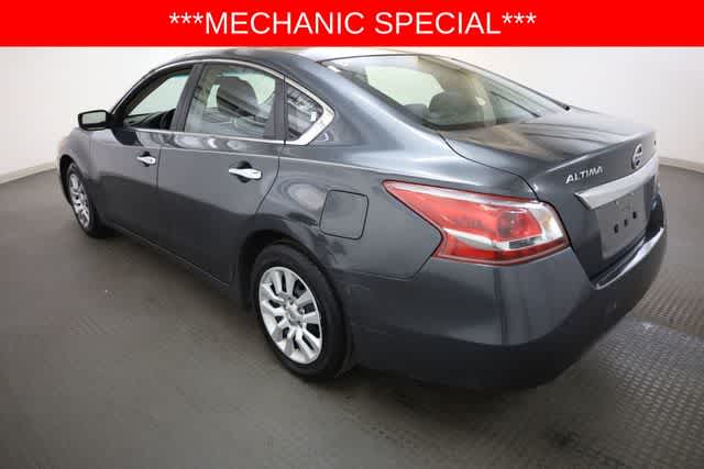 Thumbnail: 2013 Nissan Altima - 4