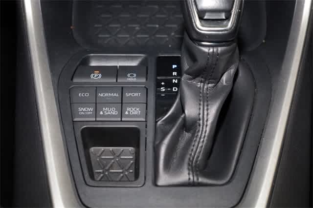 Thumbnail: 2019 Toyota RAV4 - 32