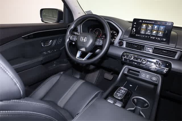 Thumbnail: 2023 Honda Pilot - 16