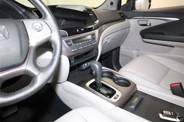 Thumbnail: 2020 Honda Pilot - 17