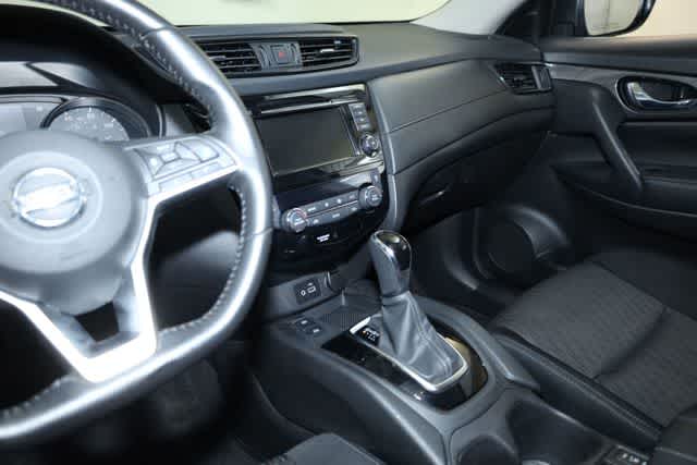 Thumbnail: 2019 Nissan Rogue - 16