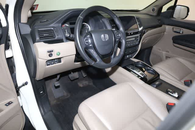 Thumbnail: 2016 Honda Pilot - 14