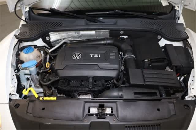Thumbnail: 2015 Volkswagen Beetle - 32