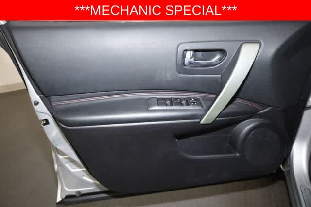 Thumbnail: 2013 Nissan Rogue - 13