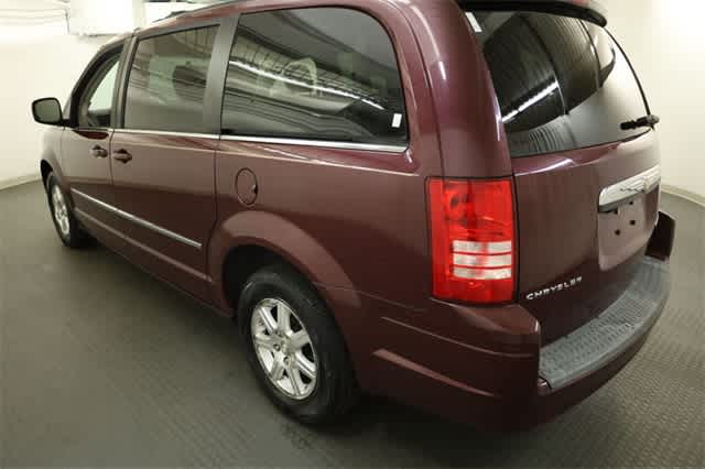 2009 Chrysler Town & Country Touring 4