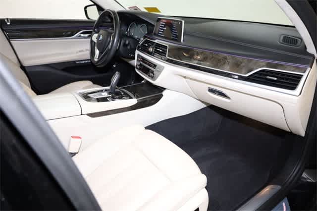 Thumbnail: 2018 BMW 7 Series - 19
