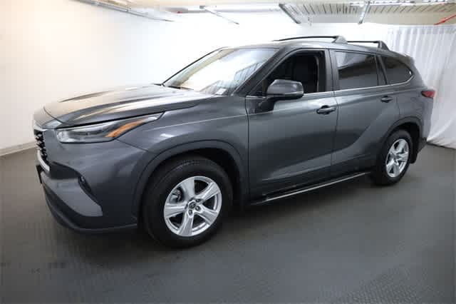 Thumbnail: 2023 Toyota Highlander - 2