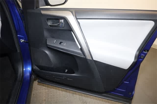 Thumbnail: 2015 Toyota RAV4 - 36