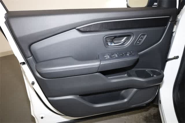 Thumbnail: 2023 Honda Pilot - 13