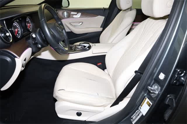 Thumbnail: 2017 Mercedes-Benz E-Class - 15