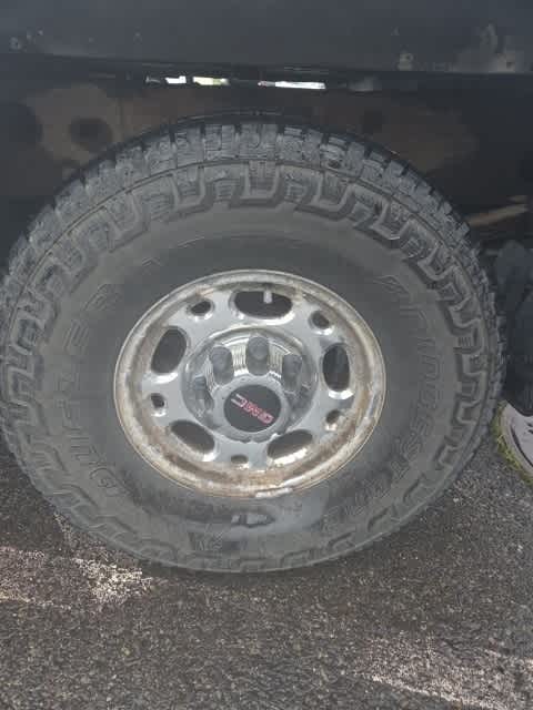 2004 GMC Sierra 2500  24