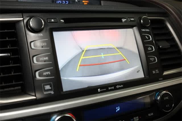 Thumbnail: 2019 Toyota Highlander - 24