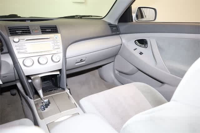 2010 Toyota Camry LE 18