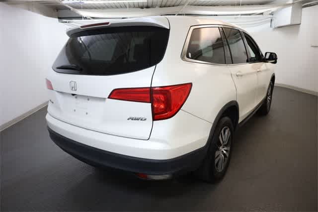 Thumbnail: 2017 Honda Pilot - 7