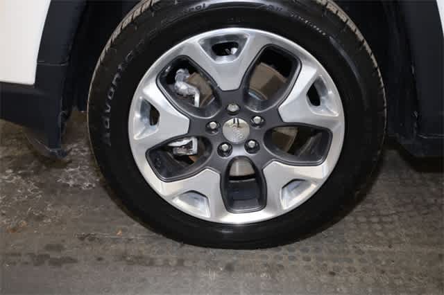 Thumbnail: 2018 Jeep Compass - 38