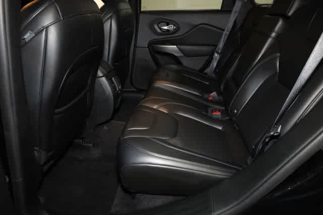 Thumbnail: 2019 Jeep Cherokee - 20