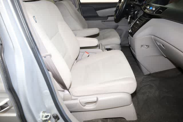 Thumbnail: 2012 Honda Odyssey - 32