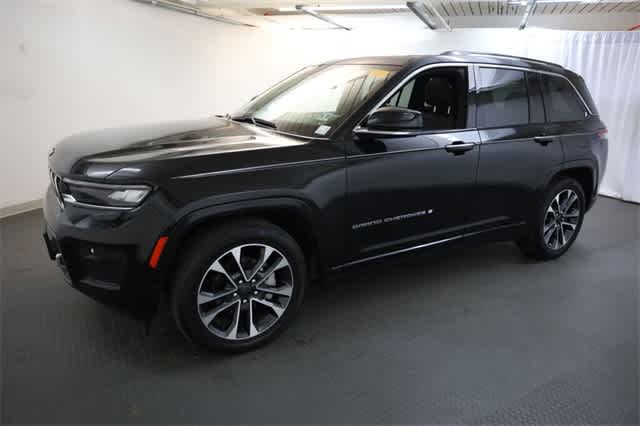2022 Jeep Grand Cherokee Overland 2
