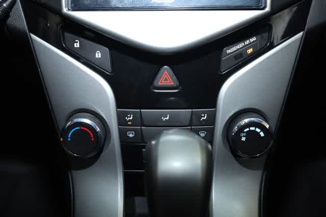 Thumbnail: 2012 Chevrolet Cruze - 26