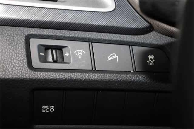 Thumbnail: 2013 Hyundai Santa Fe - 25