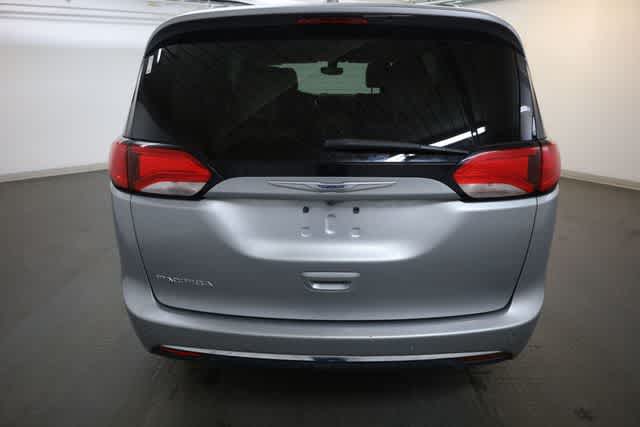 Thumbnail: 2019 Chrysler Pacifica - 6