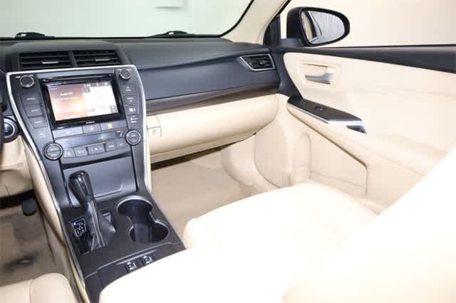 Thumbnail: 2017 Toyota Camry - 18