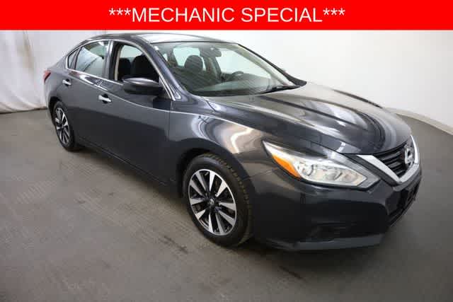 Thumbnail: 2017 Nissan Altima - 10