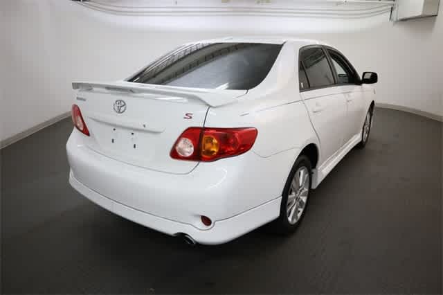 Thumbnail: 2010 Toyota Corolla - 7