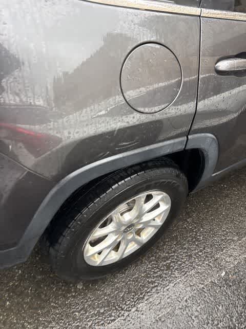 Thumbnail: 2015 Jeep Cherokee - 14