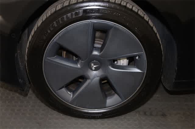 Thumbnail: 2022 Tesla Model 3 - 33