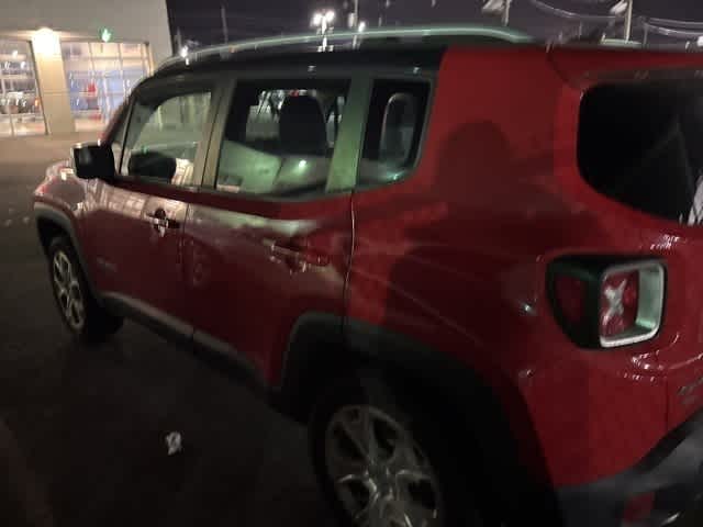 Thumbnail: 2016 Jeep Renegade - 17