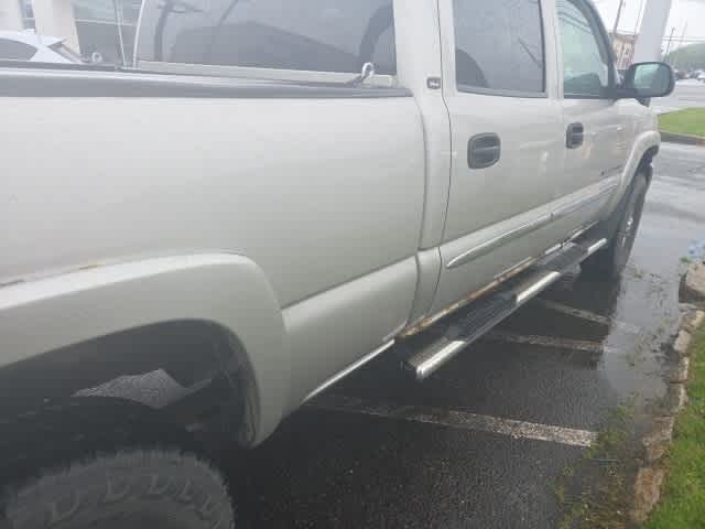2004 GMC Sierra 2500  15