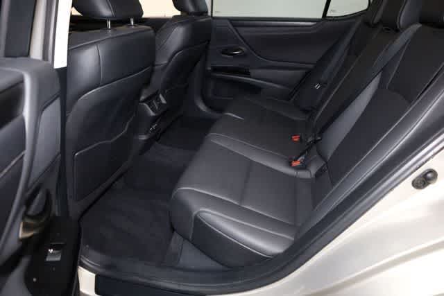 Thumbnail: 2022 Lexus ES - 21