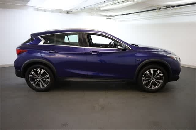 Thumbnail: 2018 INFINITI QX30 - 9