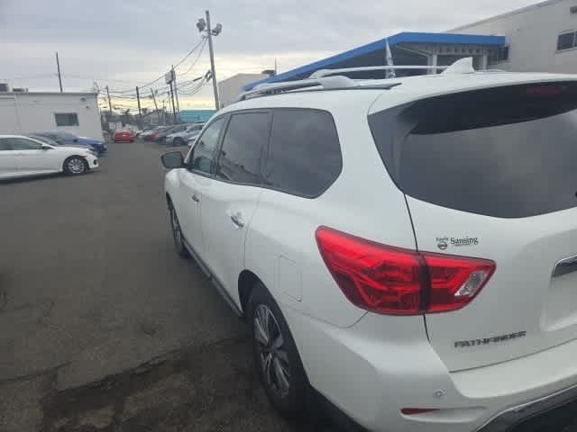 Thumbnail: 2020 Nissan Pathfinder - 8