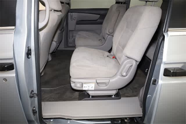 Thumbnail: 2011 Honda Odyssey - 21