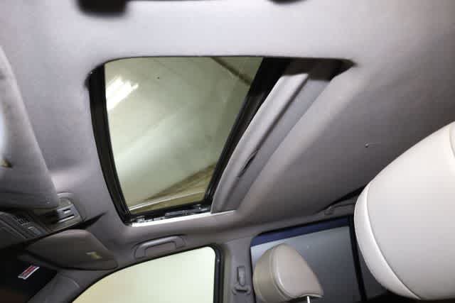 Thumbnail: 2011 Honda Pilot - 27