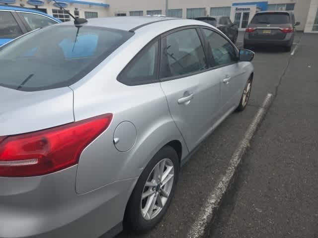 Thumbnail: 2015 Ford Focus - 12