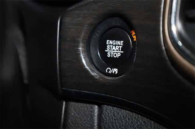 Thumbnail: 2017 Jeep Grand Cherokee - 31