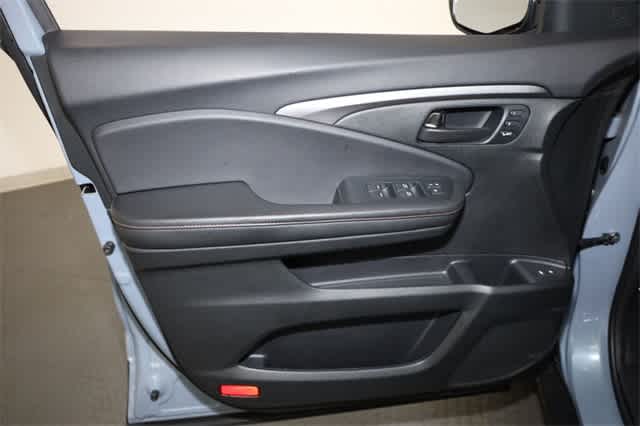 Thumbnail: 2023 Honda Passport - 13