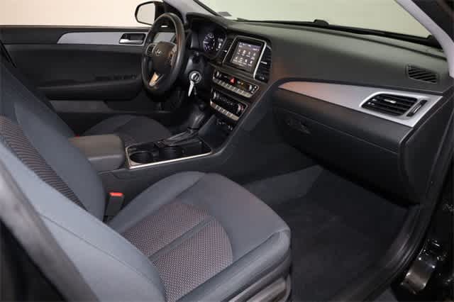Thumbnail: 2019 Hyundai Sonata - 19