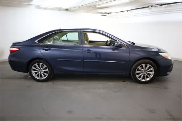 Thumbnail: 2017 Toyota Camry - 9