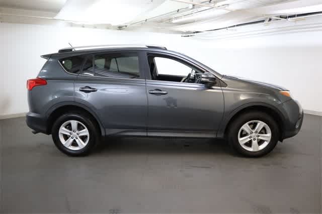Thumbnail: 2014 Toyota RAV4 - 9