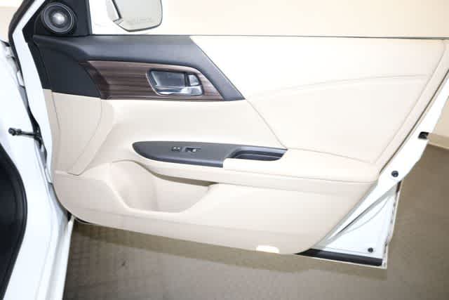 Thumbnail: 2016 Honda Accord - 31