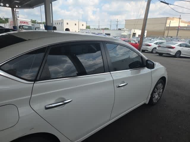 Thumbnail: 2014 Nissan Sentra - 11