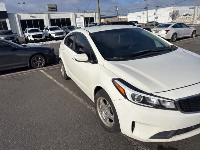 Thumbnail: 2018 Kia Forte - 19