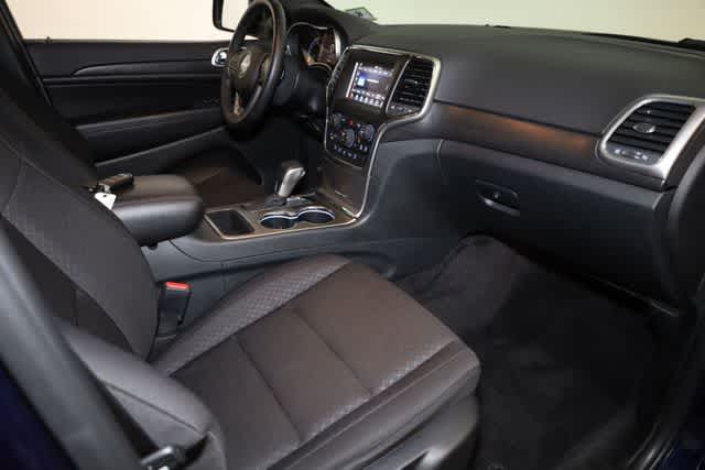 Thumbnail: 2018 Jeep Grand Cherokee - 32